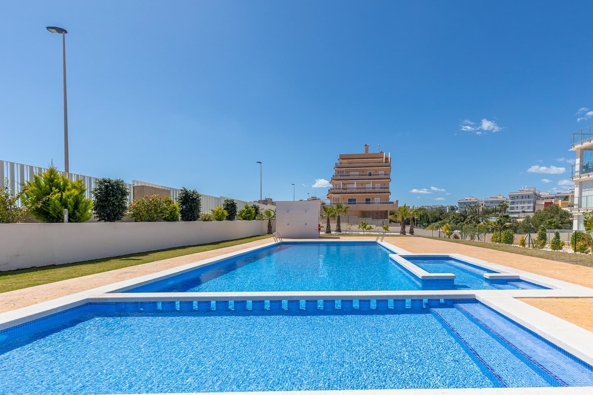 Apartamento Planta Media de 2 dormitorios en Orihuela Costa - 31