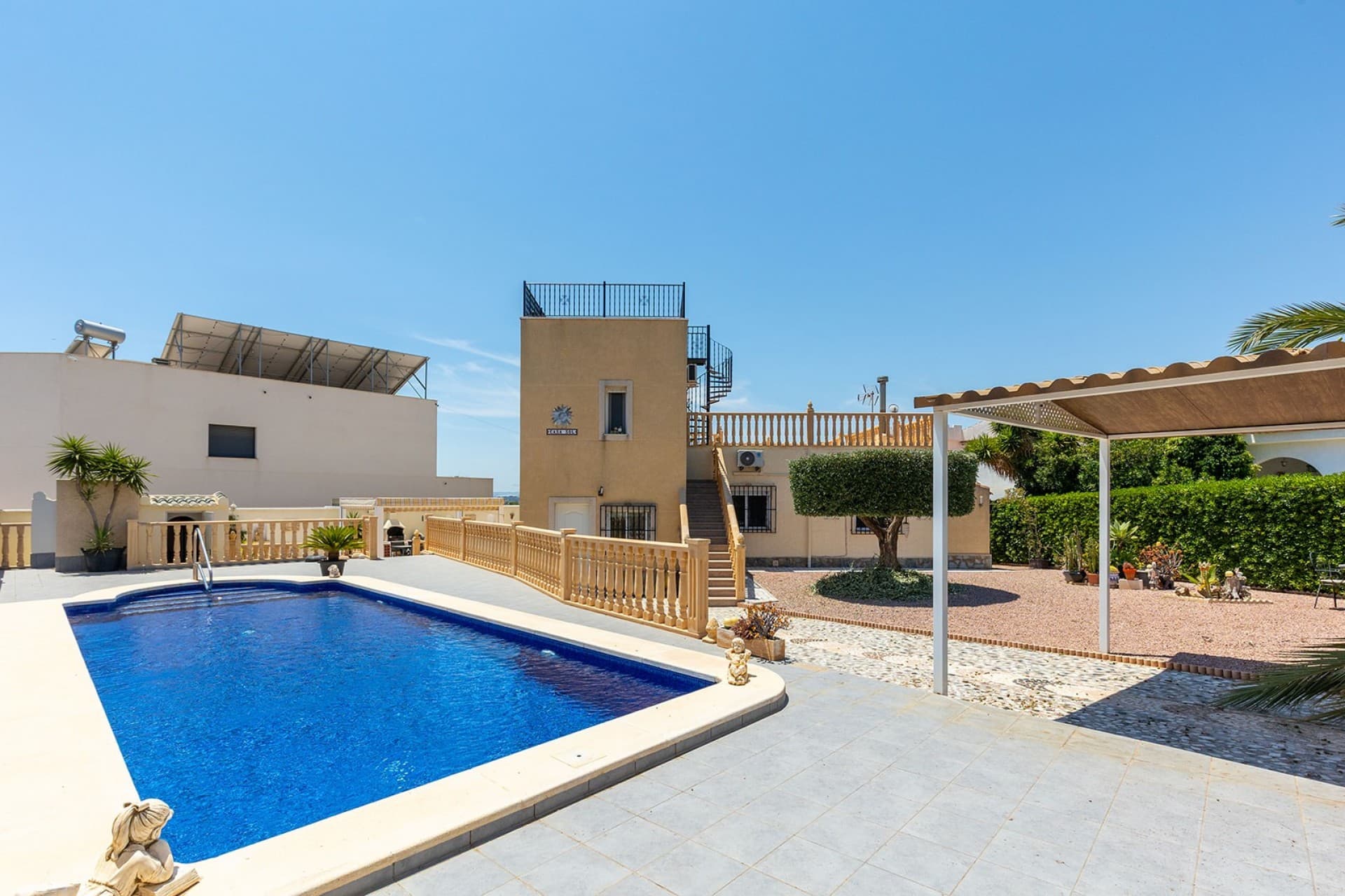 Villa - Chalet de 3 dormitorios en Ciudad Quesada - 2