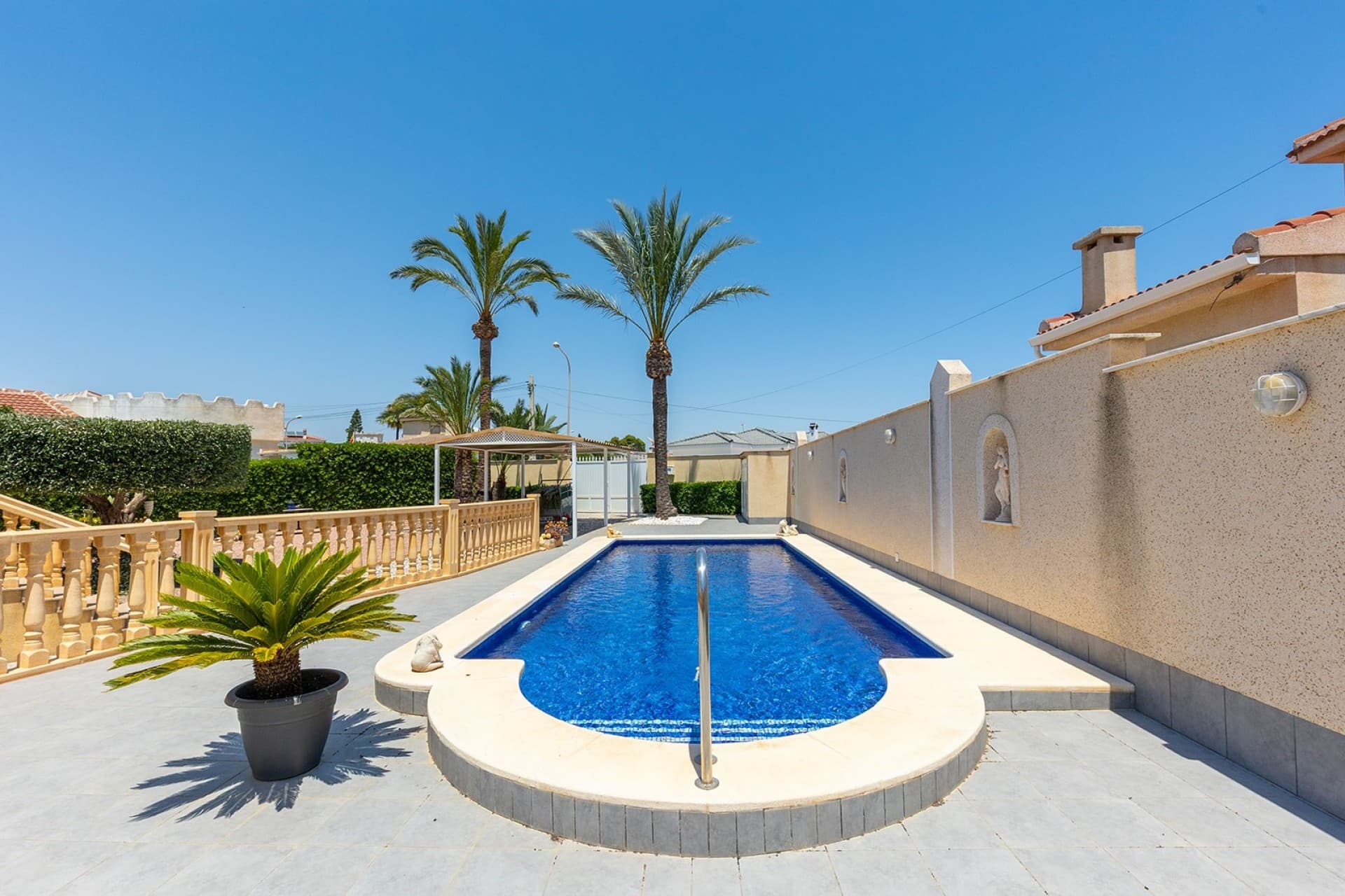 Villa - Chalet de 3 dormitorios en Ciudad Quesada - 28