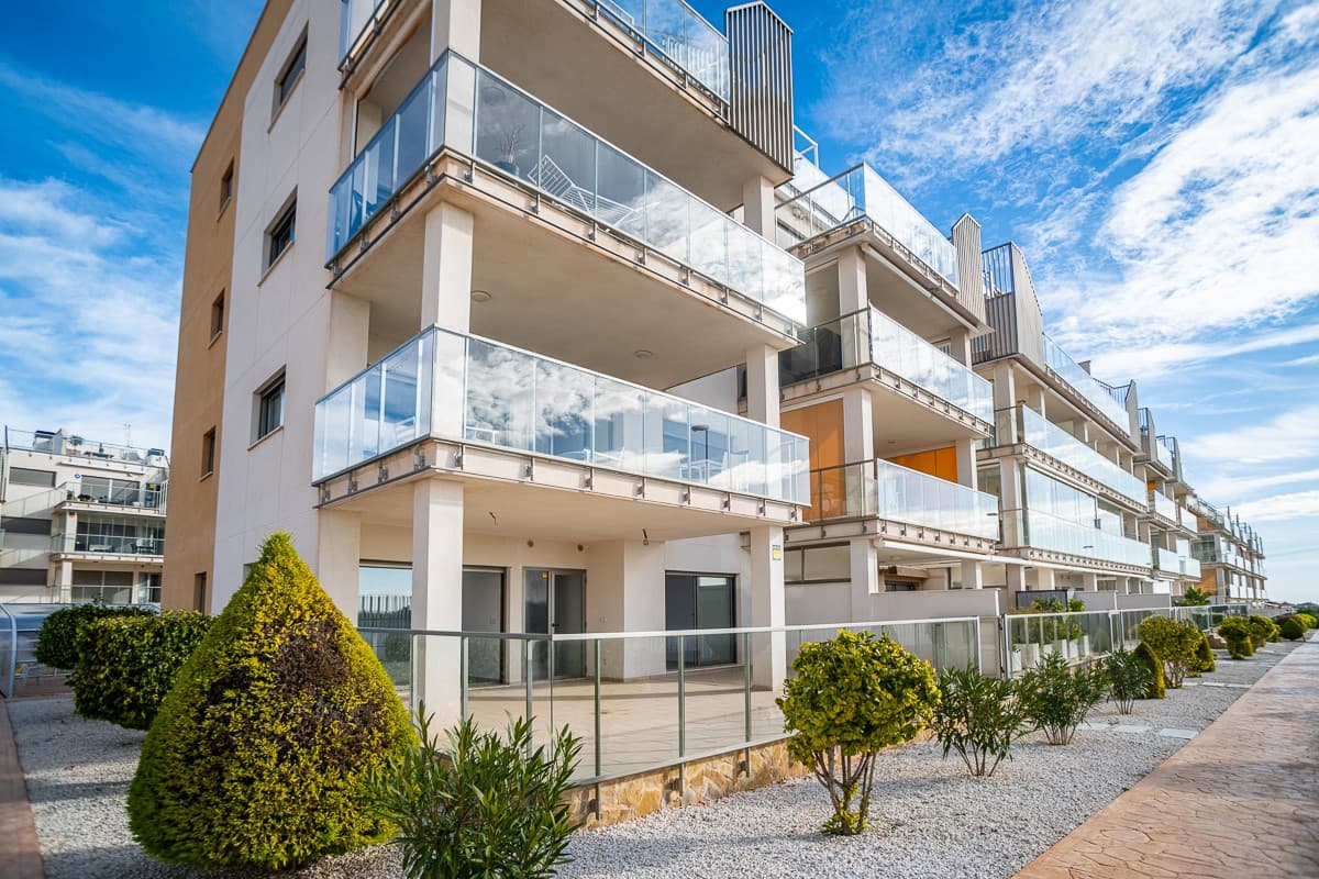 3 bed Middle Floor Apartment in Orihuela Costa - 1