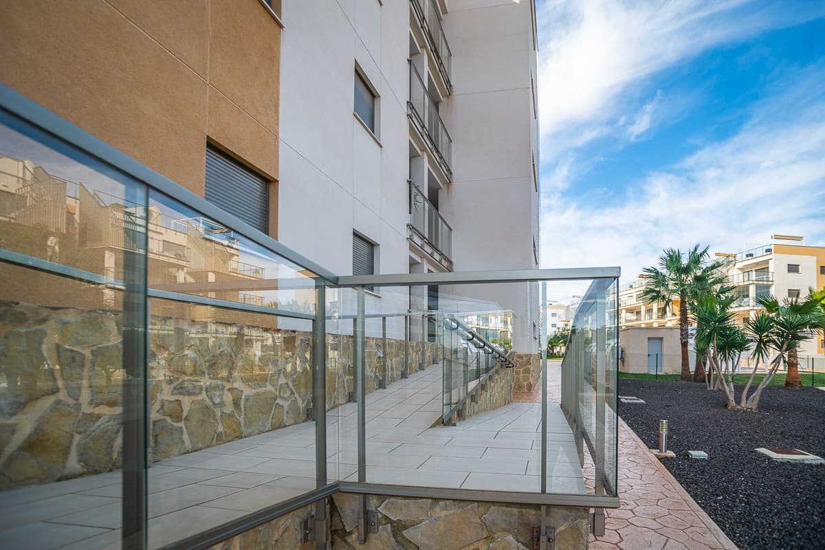 3 bed Middle Floor Apartment in Orihuela Costa - 29
