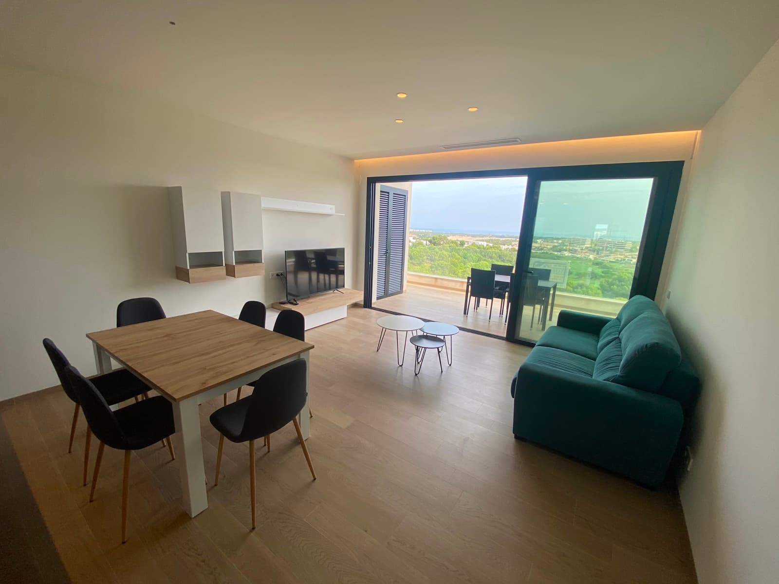 Apartamento Planta Media de 2 dormitorios en Las Colinas Golf - 23