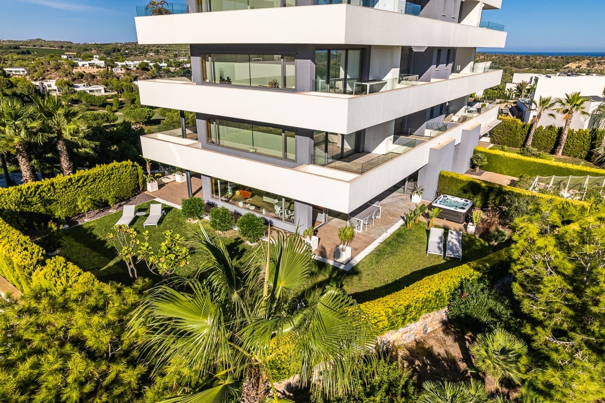 Apartamento Planta Media de 3 dormitorios en Las Colinas Golf - 1