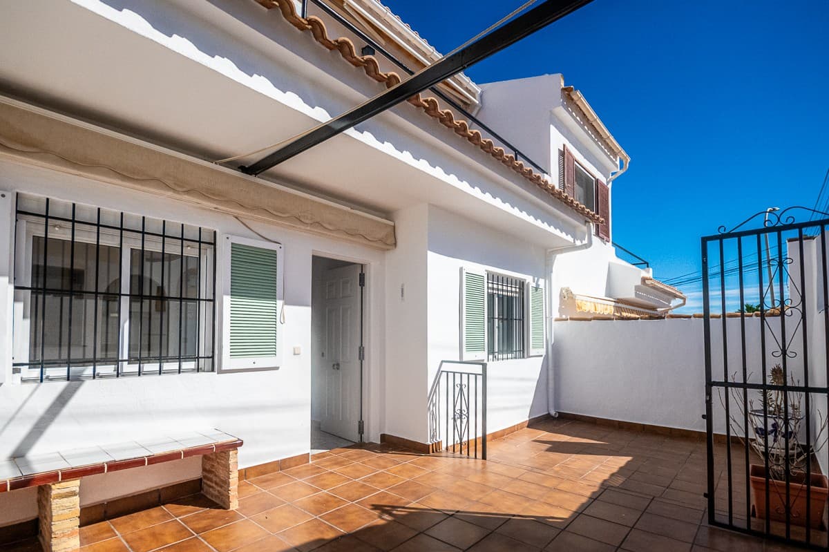3 bed Detached Villa in San Miguel de Salinas - 1