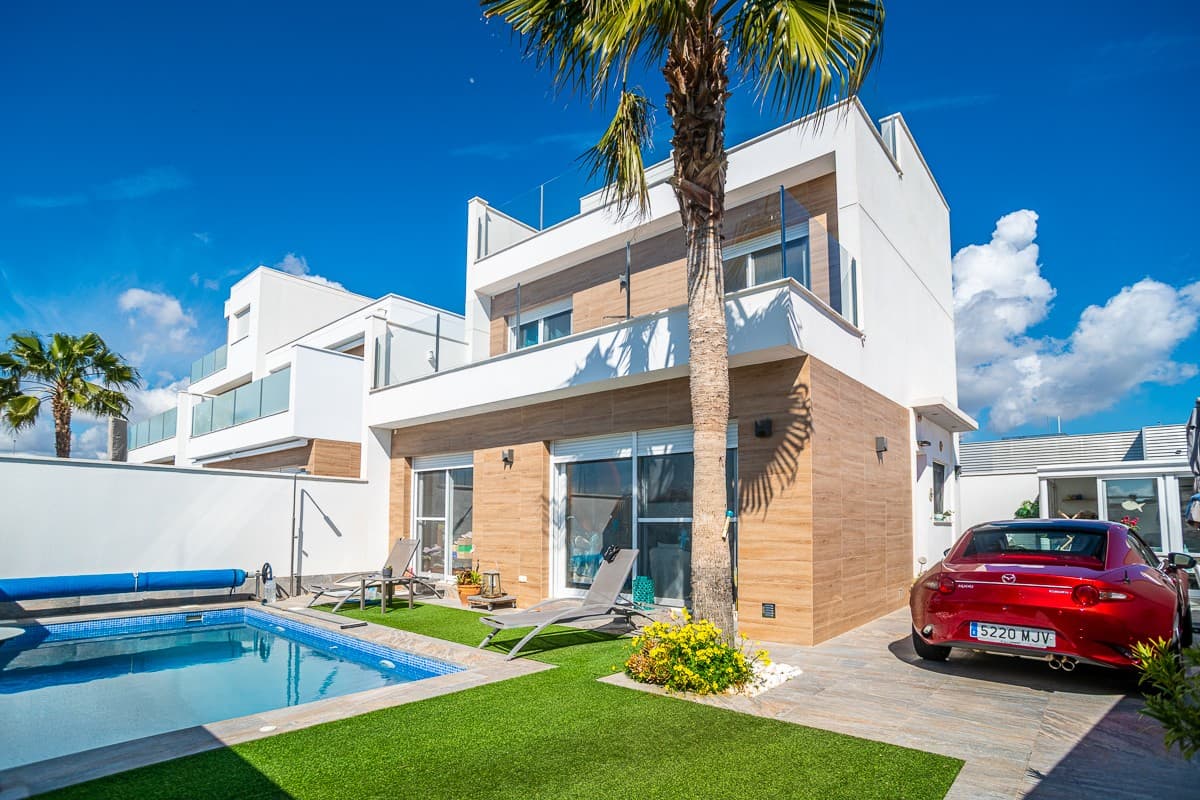 3 bed Detached Villa in Pilar de la Horadada - 1