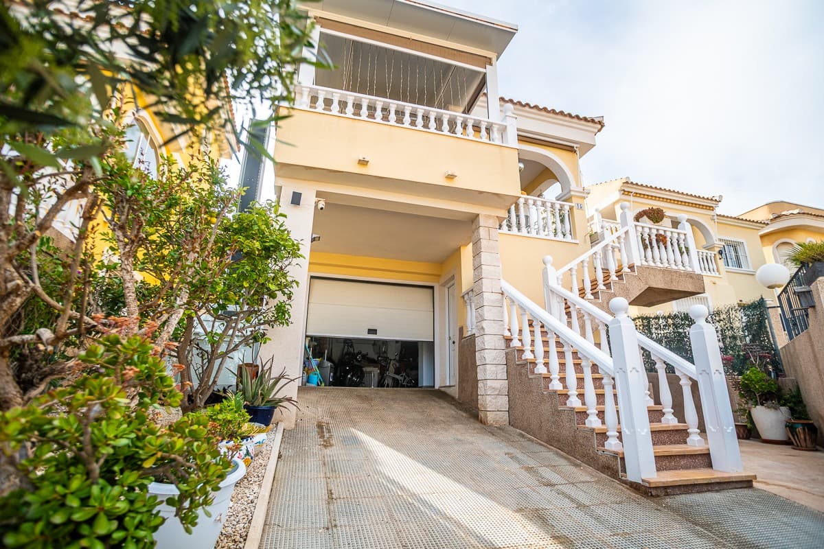 3 bed Detached Villa in San Fulgencio - 1