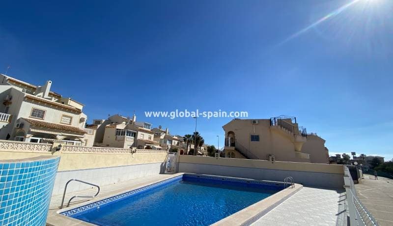 Tussenverdieping Appartement met 2 slaapkamers in Orihuela Costa - 34