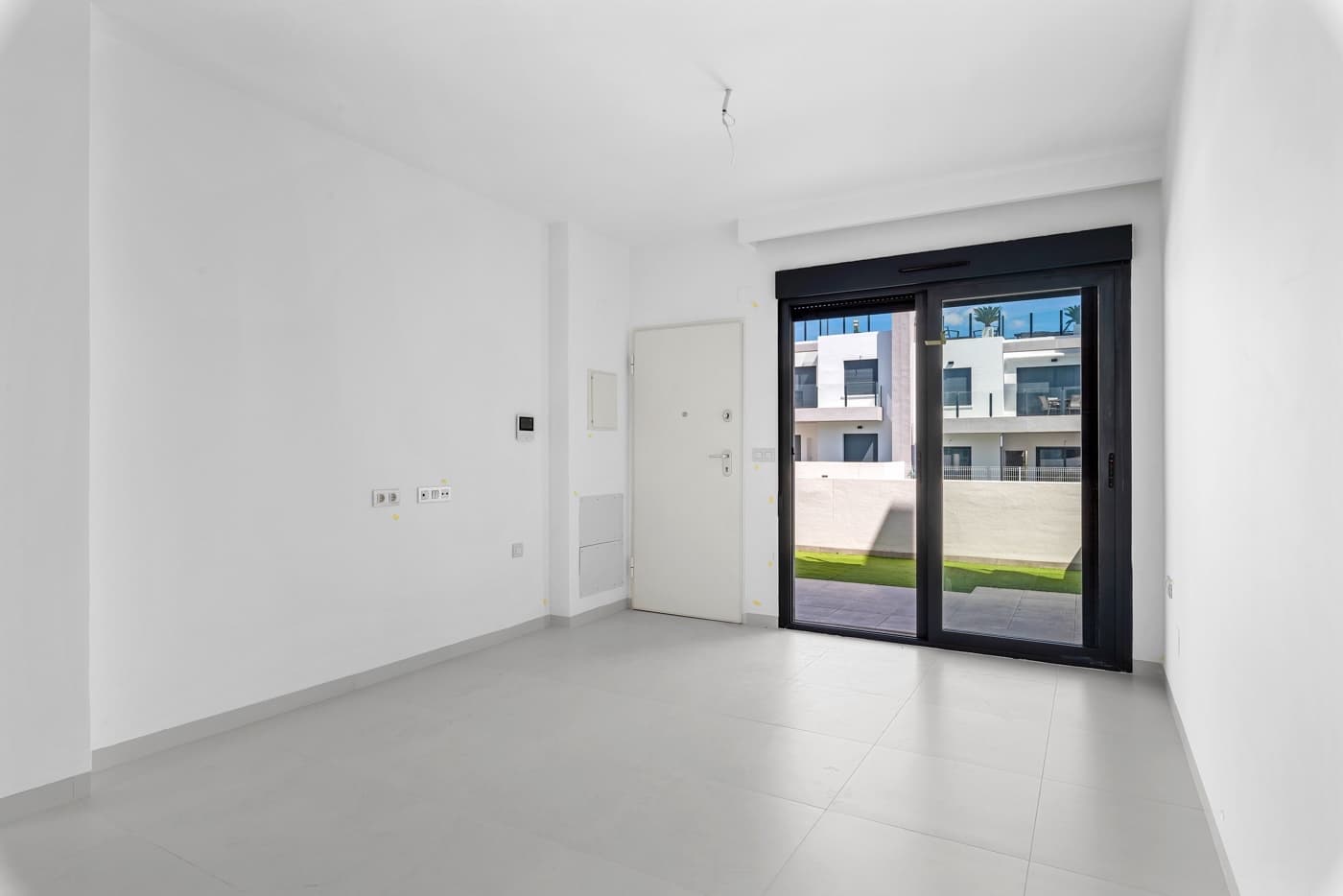 Apartamento Planta Media de 2 dormitorios en San Miguel de Salinas - 11
