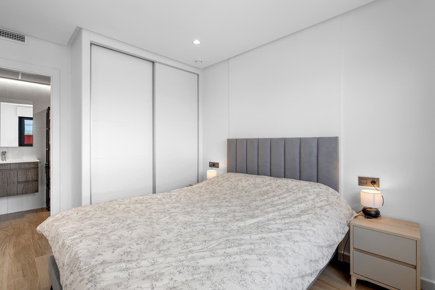 2 bed Middle Floor Apartment in Orihuela - 13