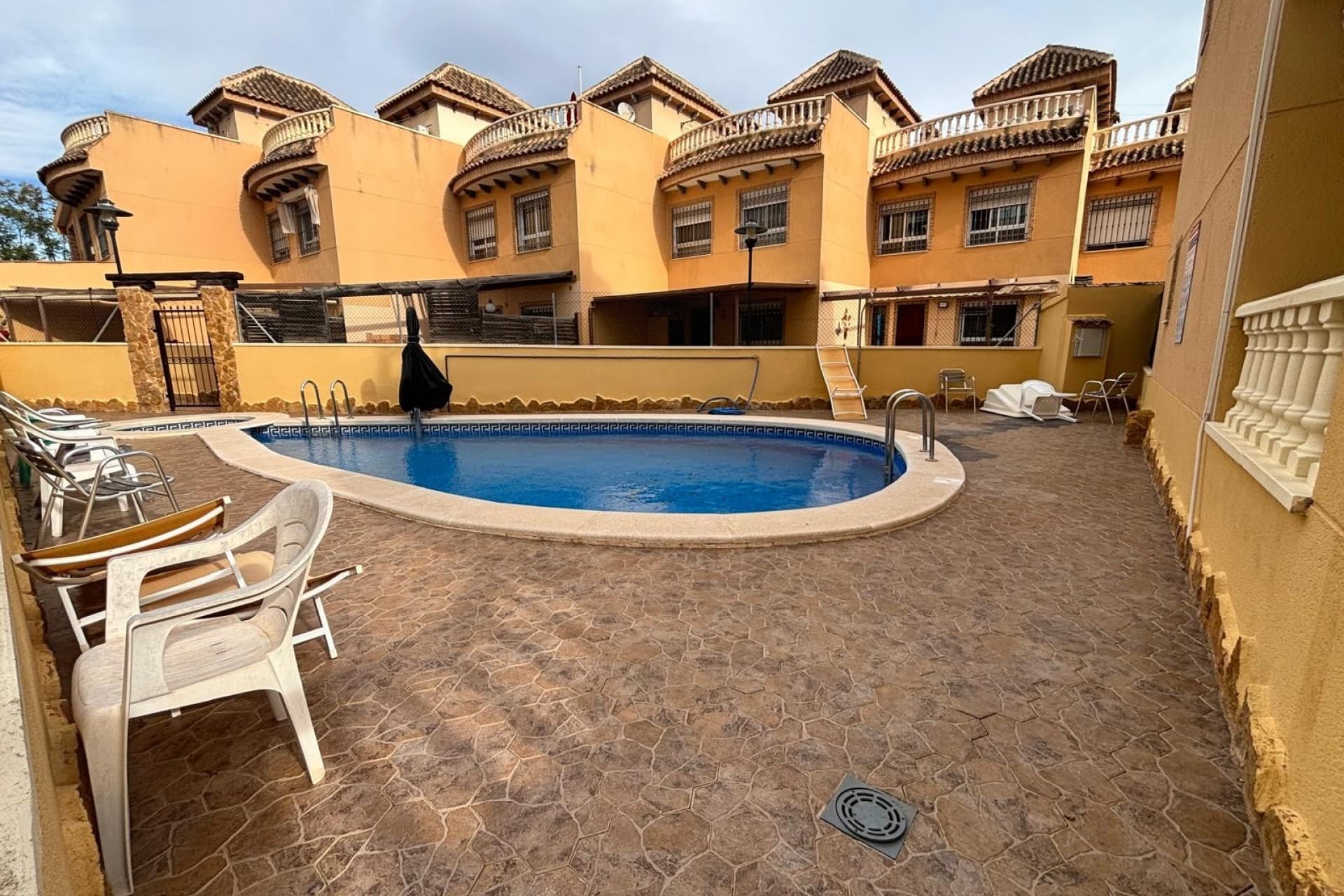 5 bed Town House in Urbanització Els Estanys - 2