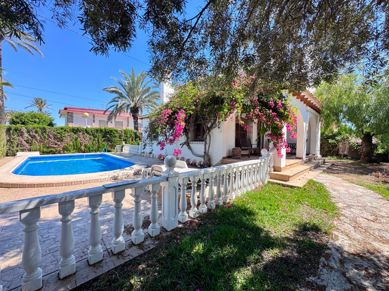 Villa - Chalet de 4 dormitorios en Orihuela Costa - 1