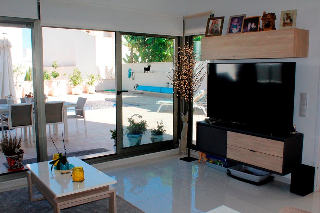 Villa - Chalet de 3 dormitorios en San Miguel de Salinas - 10