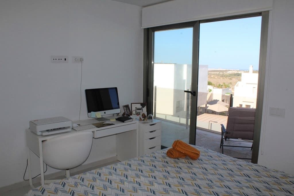 Villa - Chalet de 3 dormitorios en San Miguel de Salinas - 12