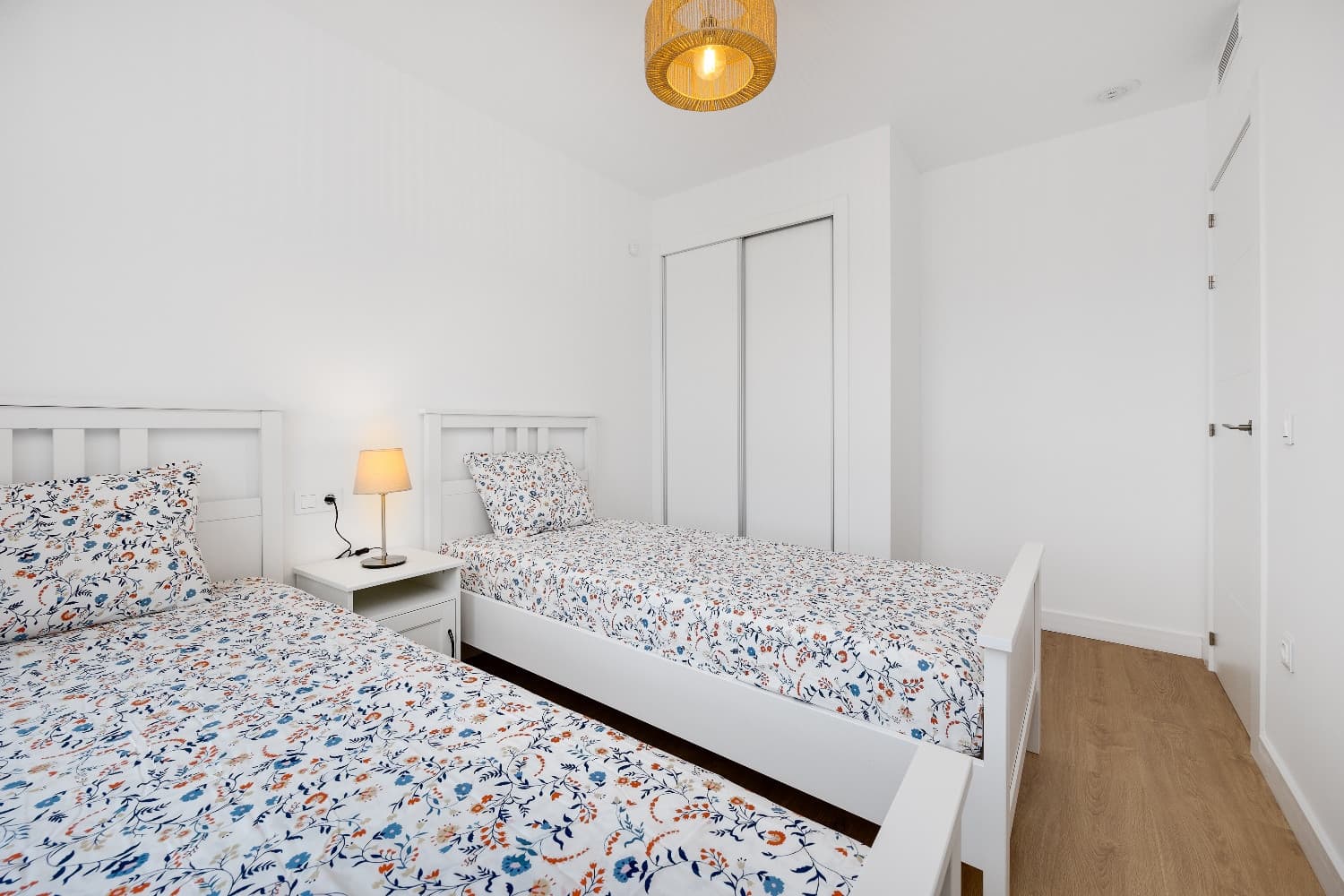 Apartamento Planta Media de 2 dormitorios en Villamartin - 23