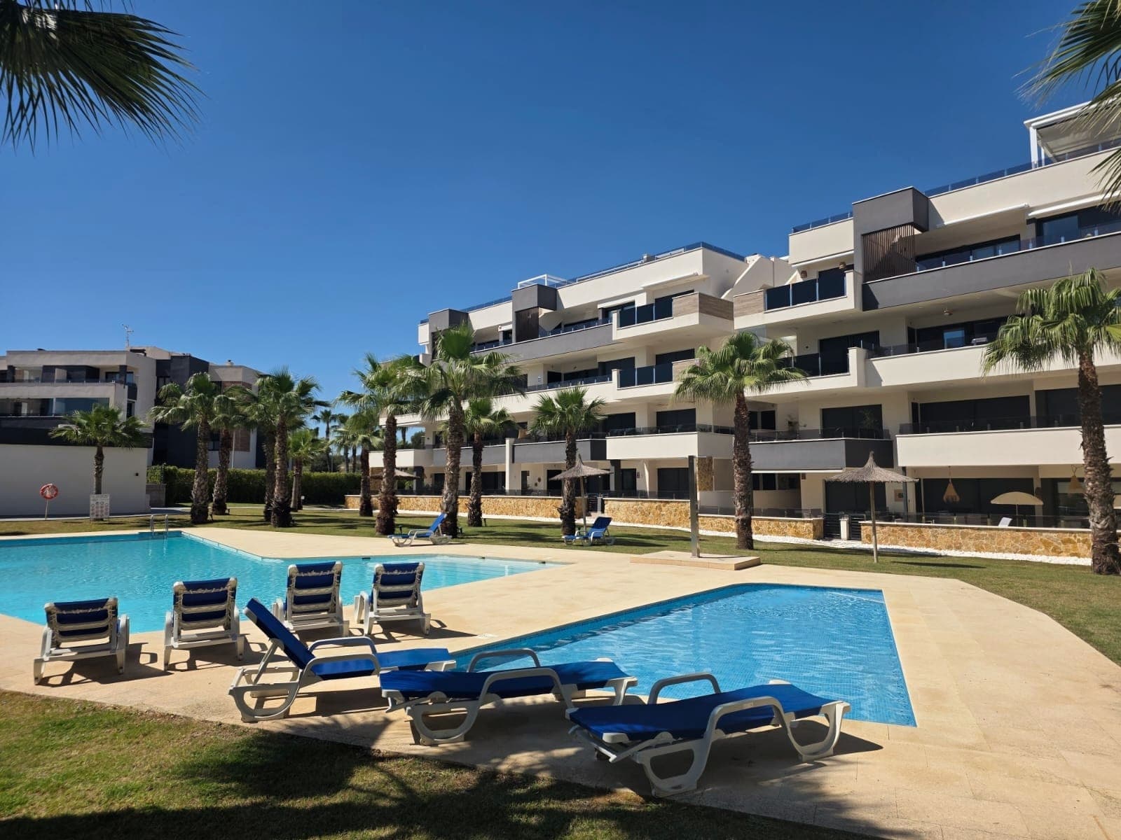 Tussenverdieping Appartement met 2 slaapkamers in Orihuela Costa - 34