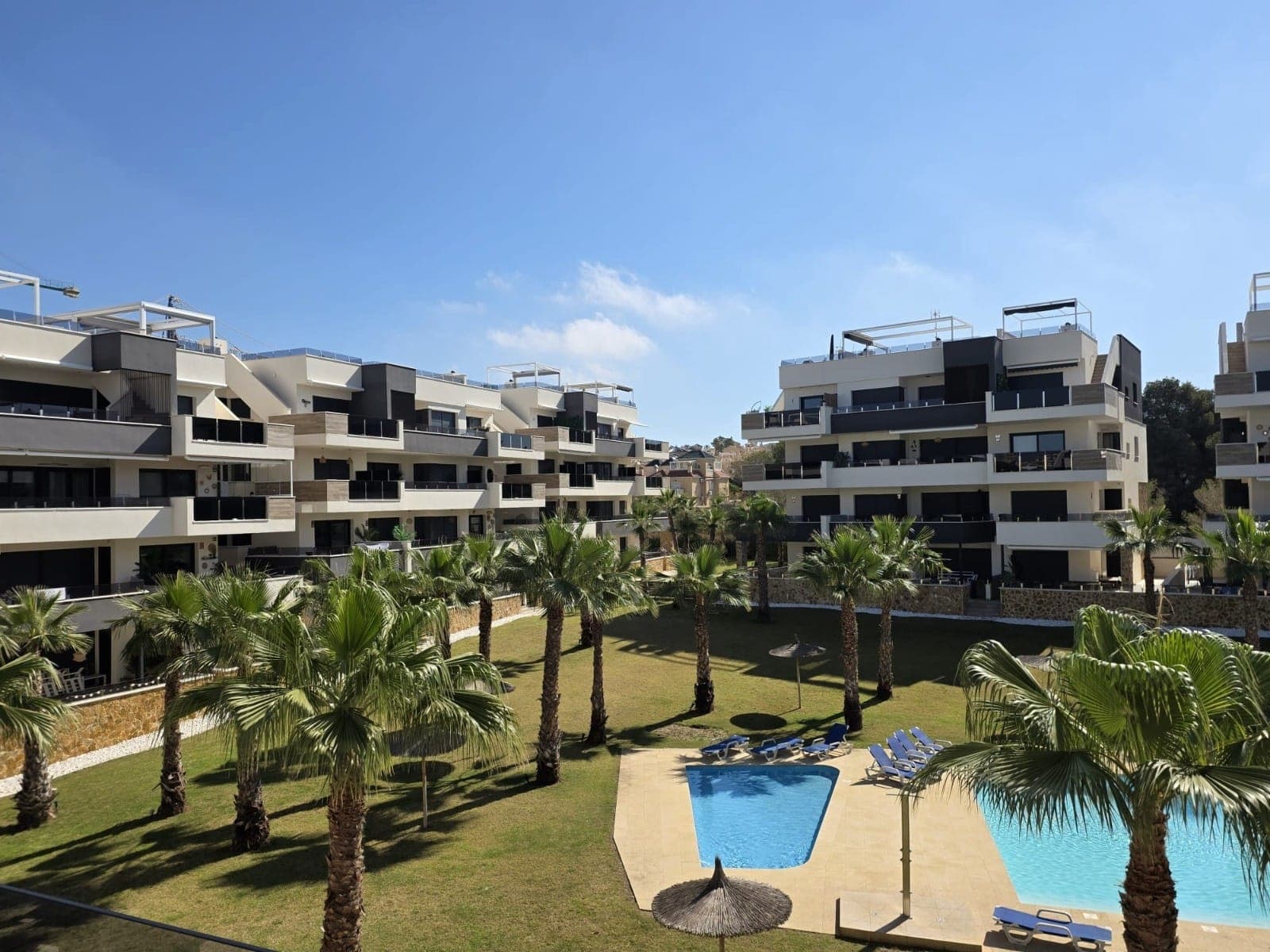 Tussenverdieping Appartement met 2 slaapkamers in Orihuela Costa - 36