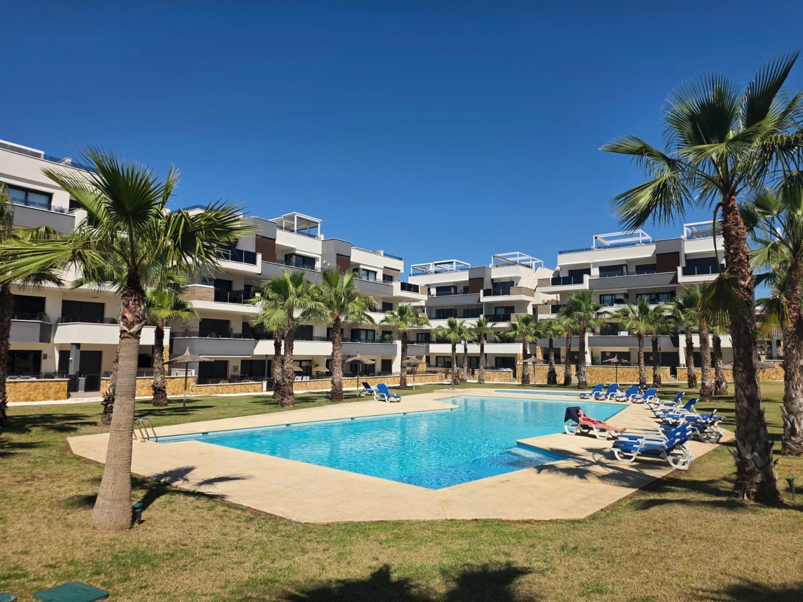 Tussenverdieping Appartement met 2 slaapkamers in Orihuela Costa - 35
