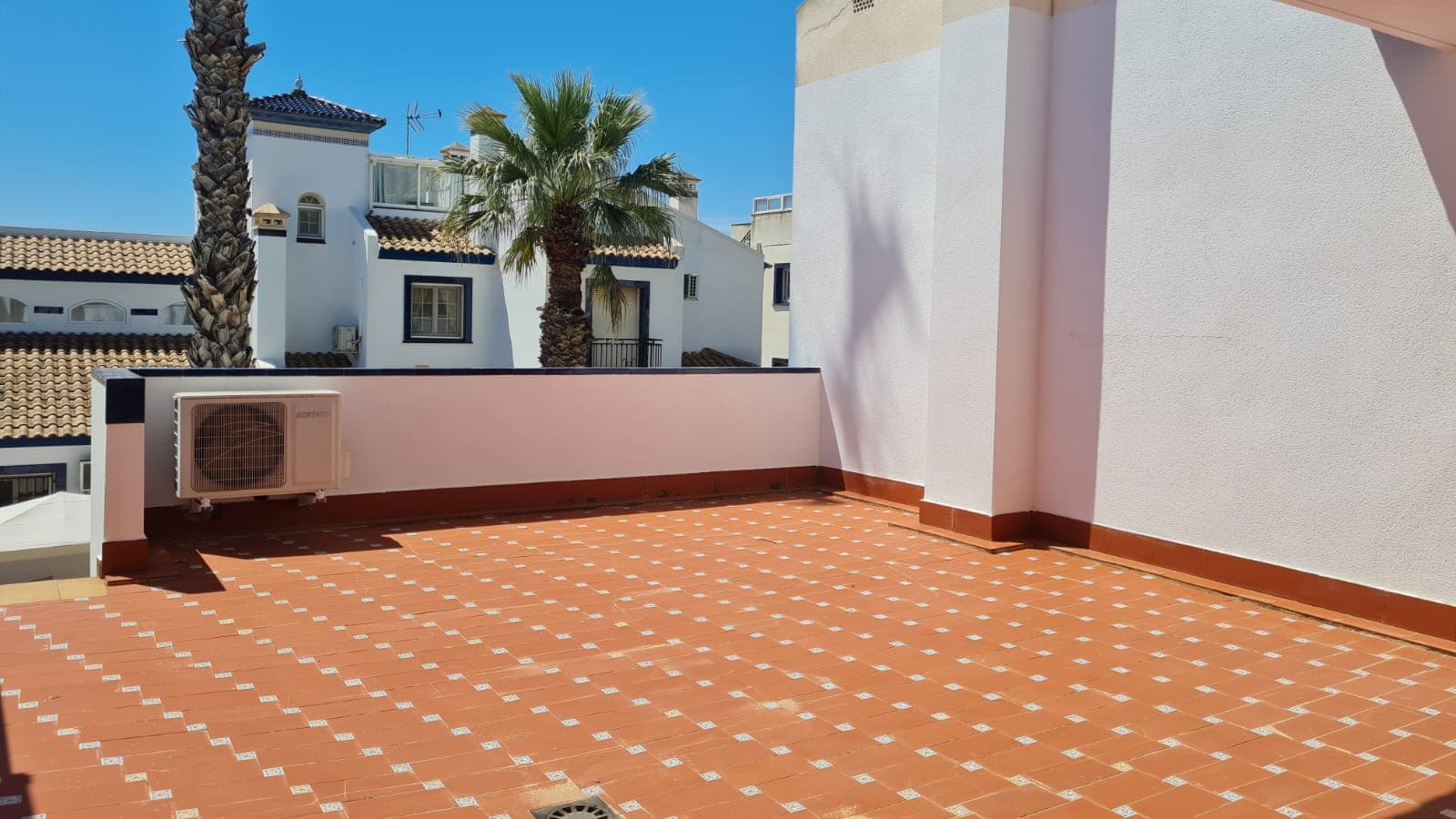 Bungalow met 2 slaapkamers in Villamartin - 17