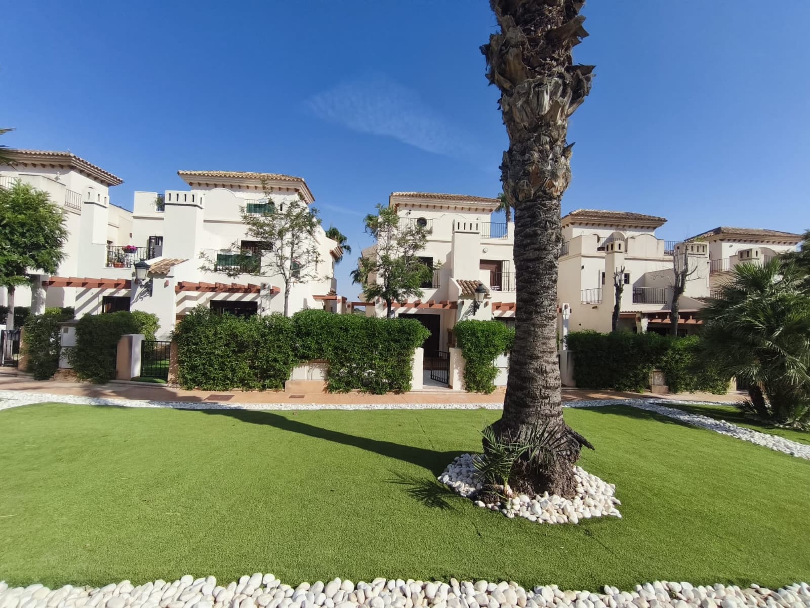 Geschakelde Woning met 3 slaapkamers in La Finca Golf - 2