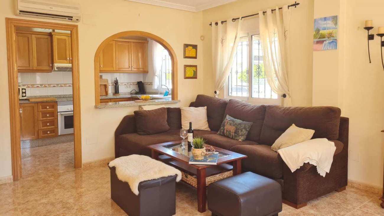3 bed Detached Villa in Villamartin - 4