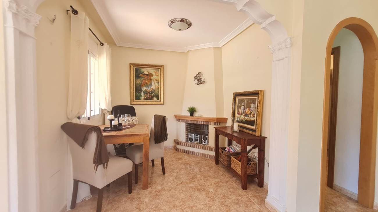 3 bed Detached Villa in Villamartin - 11