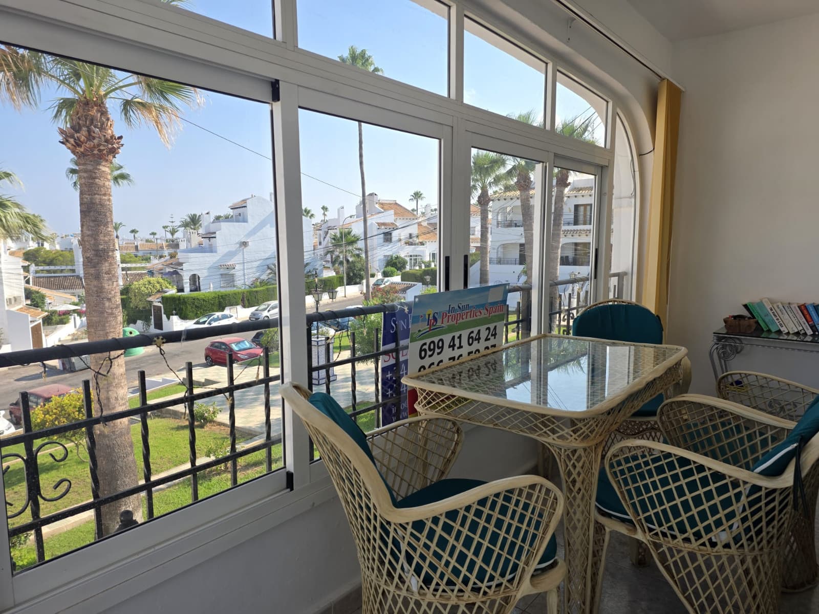 2 bed Middle Floor Apartment in Villamartin - 10