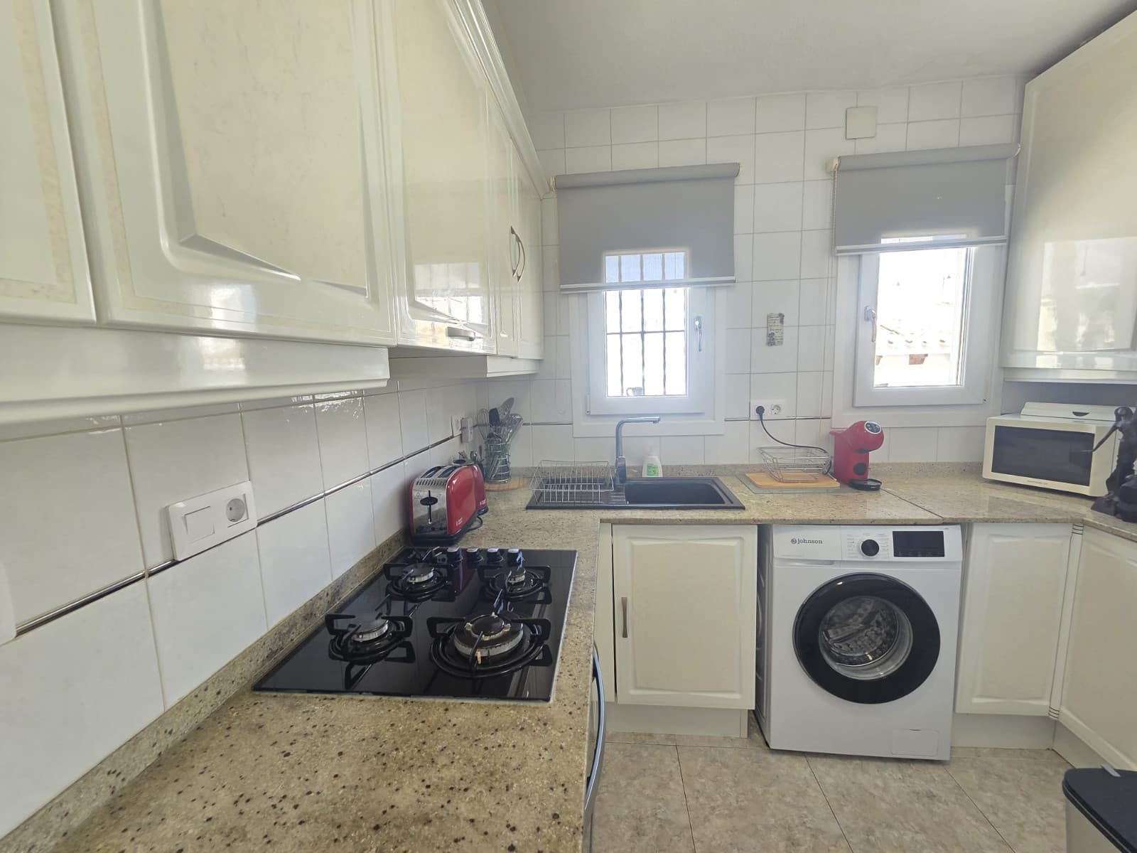 2 bed Middle Floor Apartment in Villamartin - 12