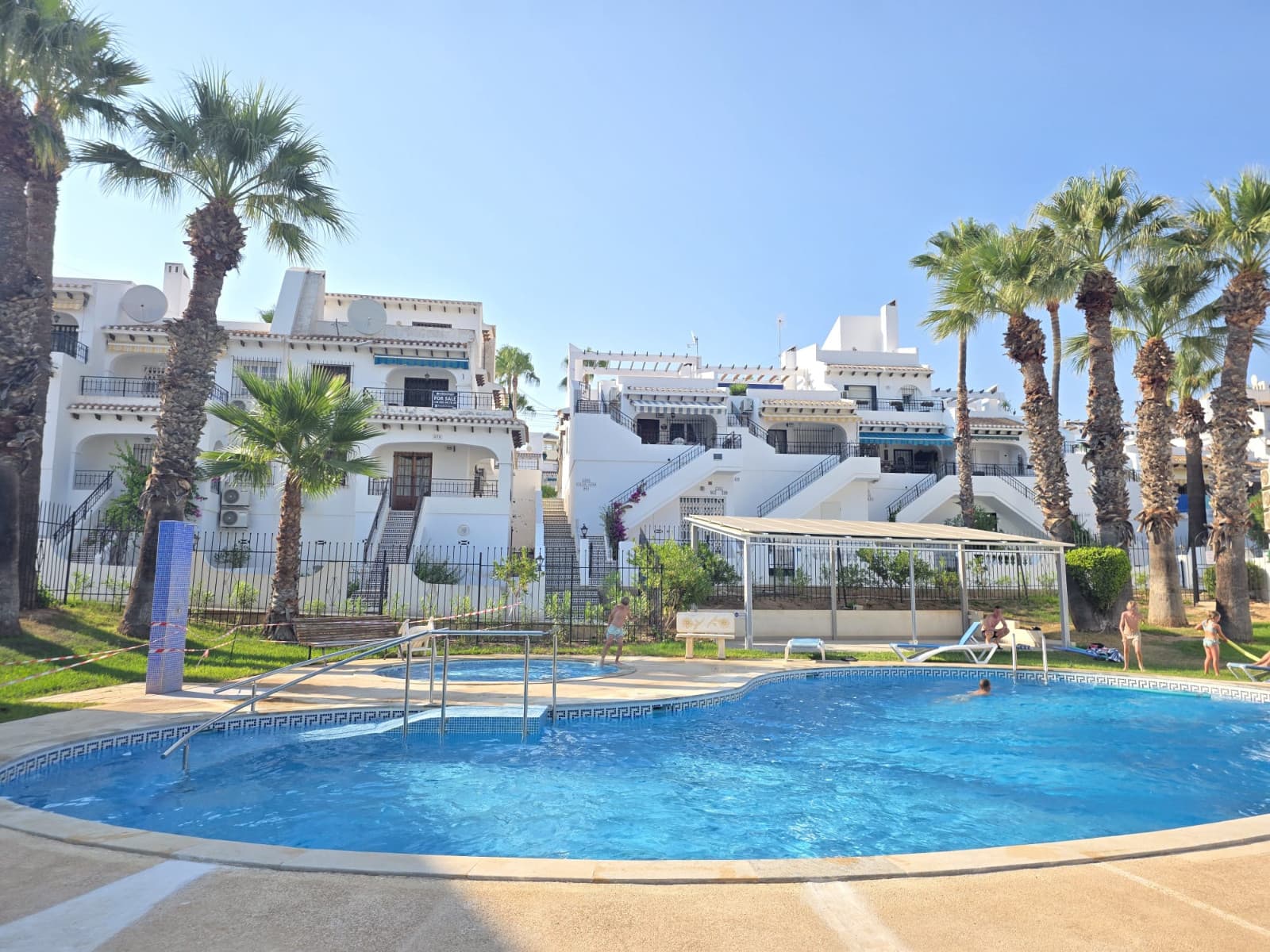 2 bed Middle Floor Apartment in Villamartin - 33