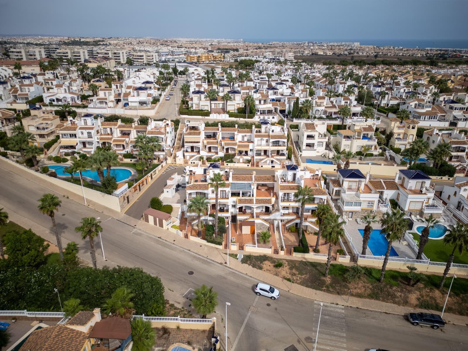 Adosada de 2 dormitorios en Villamartin - 41