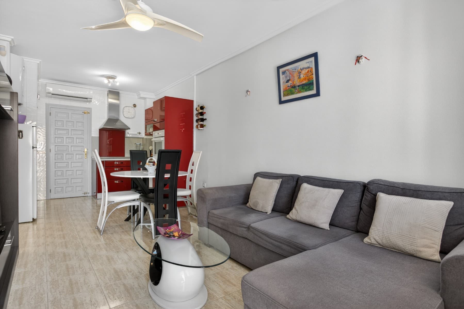 2 bed Middle Floor Apartment in Orihuela Costa - 3