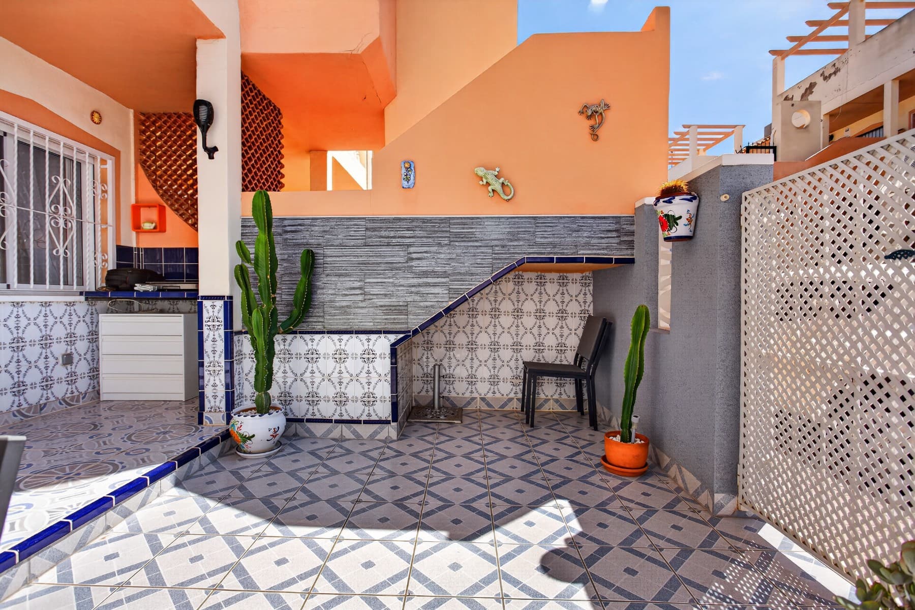 2 bed Middle Floor Apartment in Orihuela Costa - 17