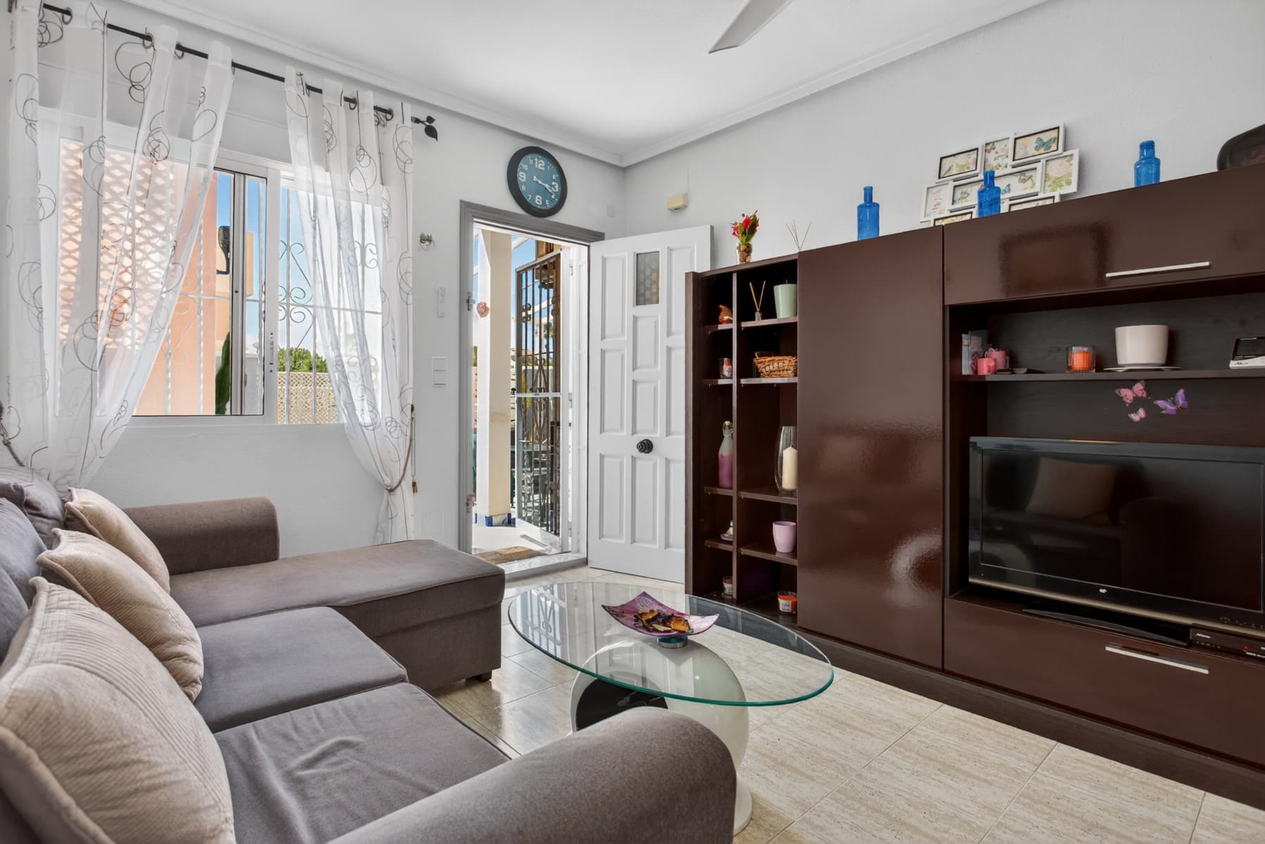 2 bed Middle Floor Apartment in Orihuela Costa - 4