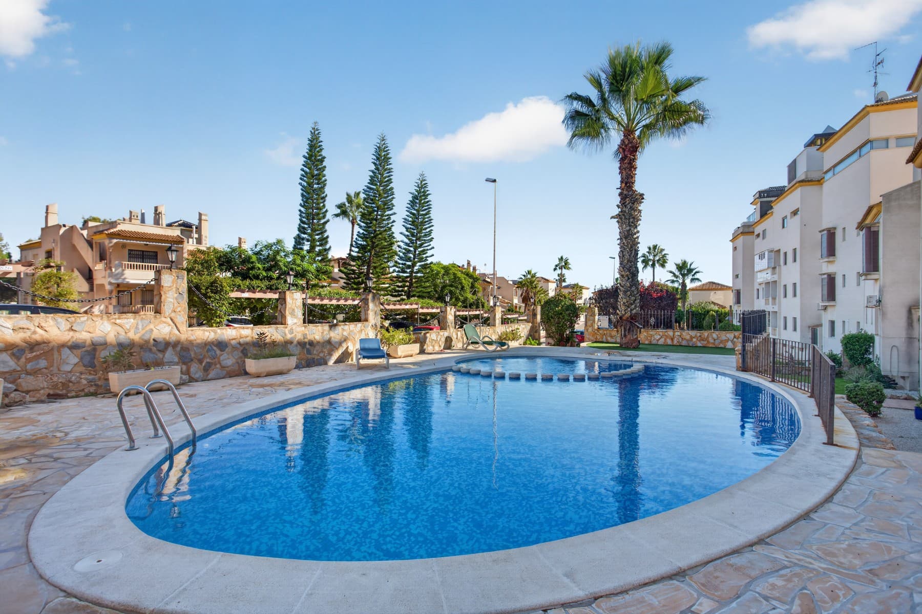 Apartamento Planta Media de 3 dormitorios en Orihuela Costa - 35