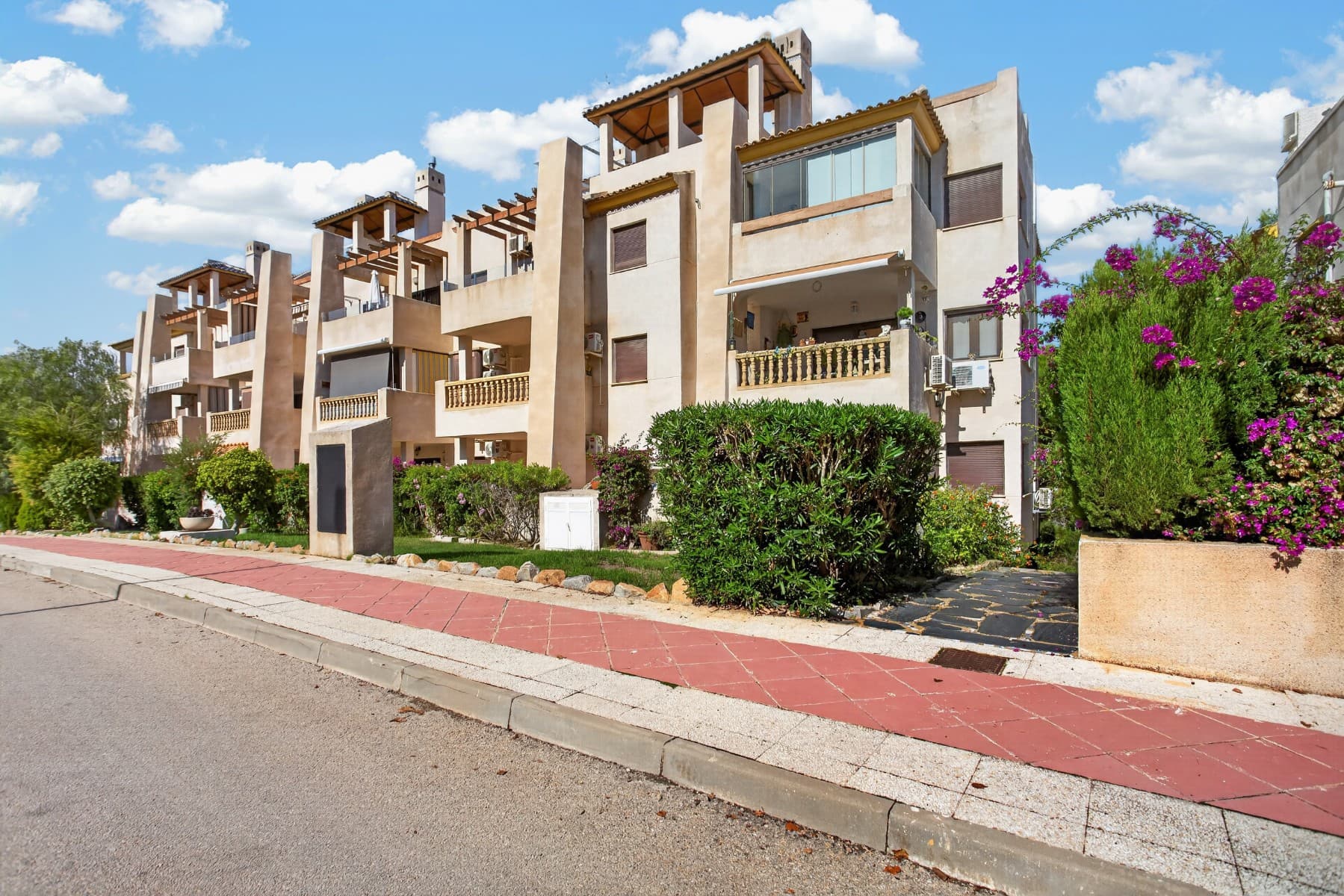 Apartamento Planta Media de 3 dormitorios en Orihuela Costa - 40