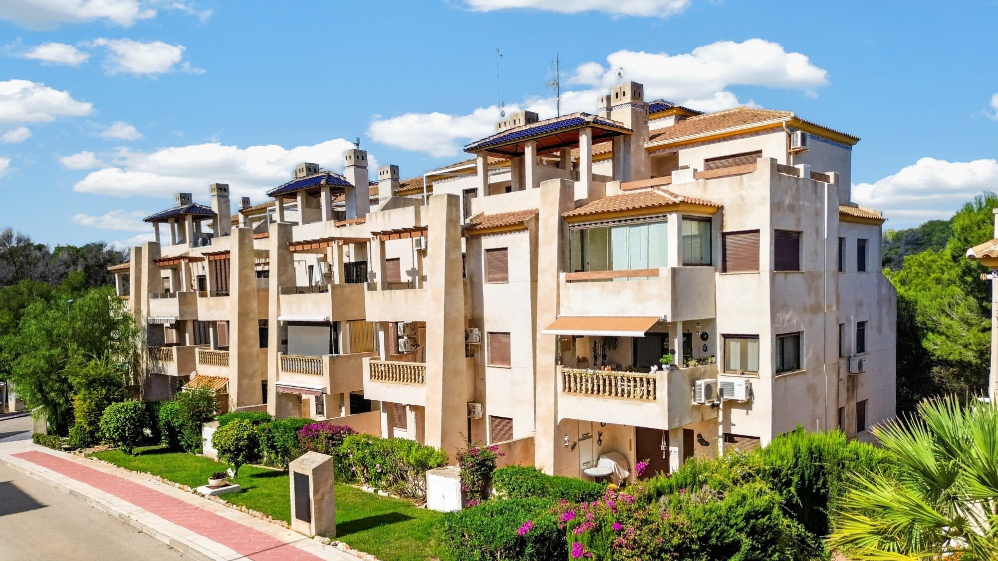Apartamento Planta Media de 3 dormitorios en Orihuela Costa - 1
