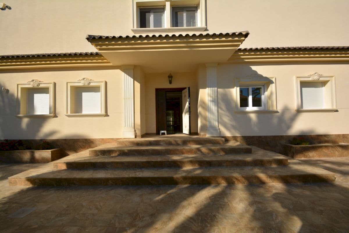 9 bed Detached Villa in Orihuela Costa - 5