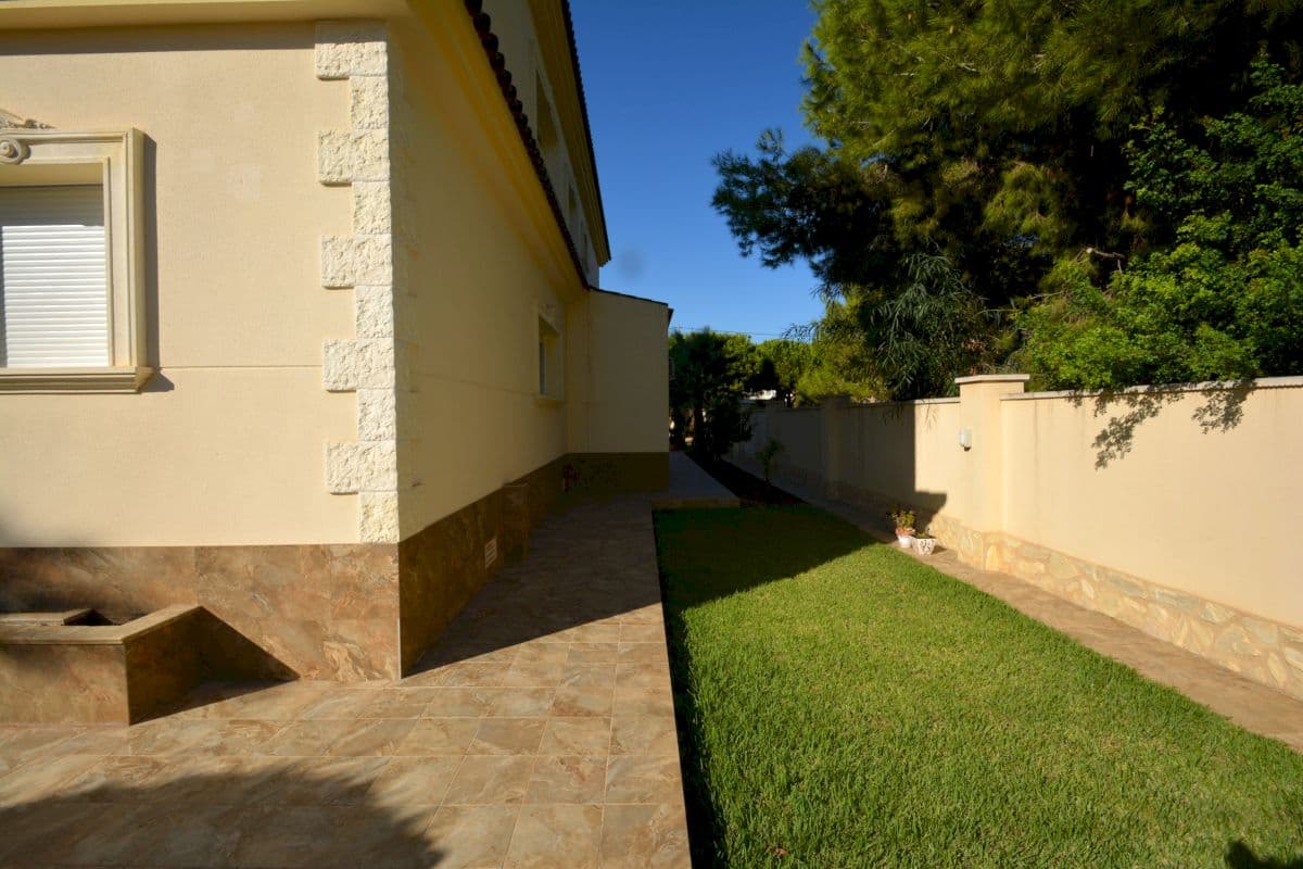 9 bed Detached Villa in Orihuela Costa - 7