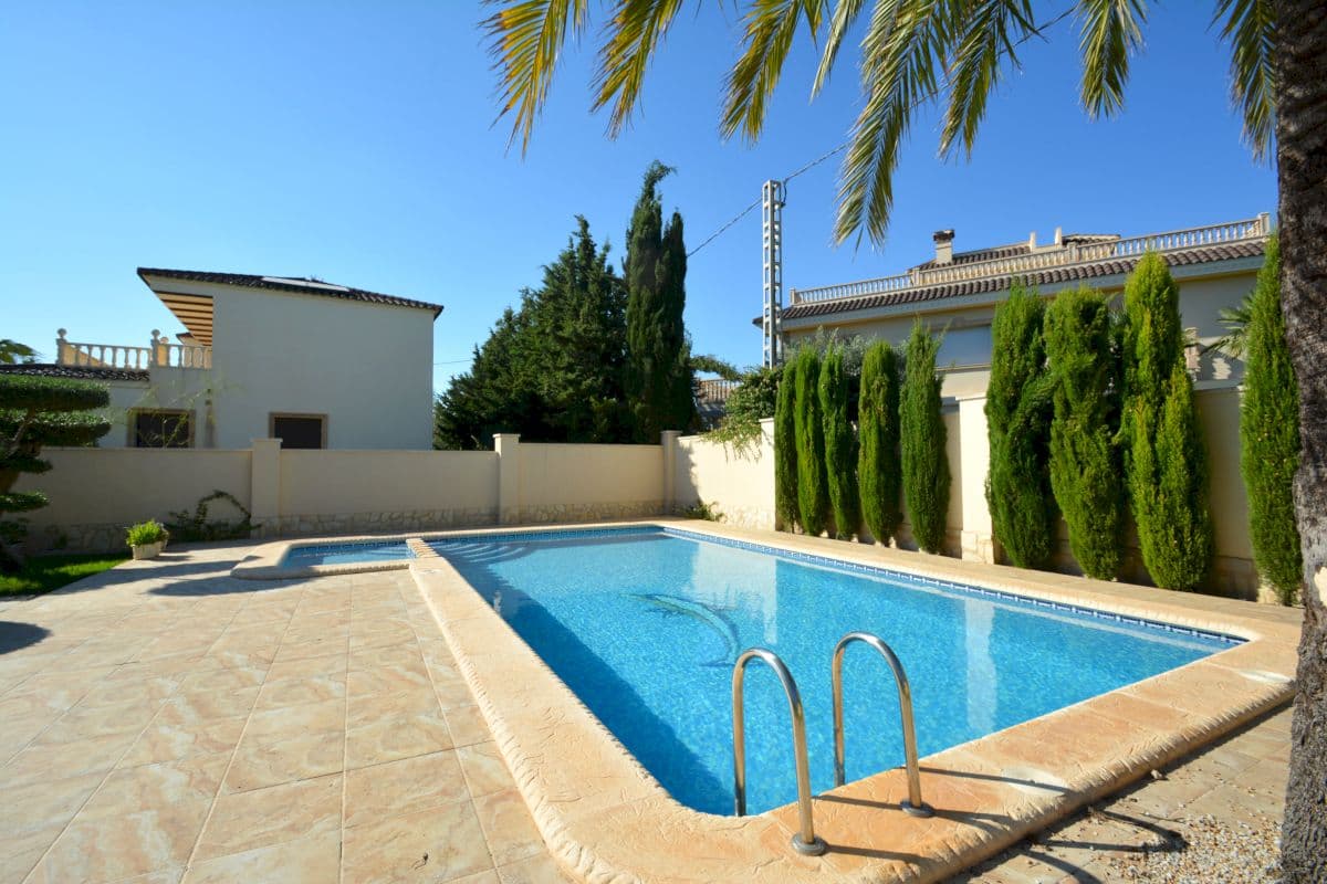 9 bed Detached Villa in Orihuela Costa - 18
