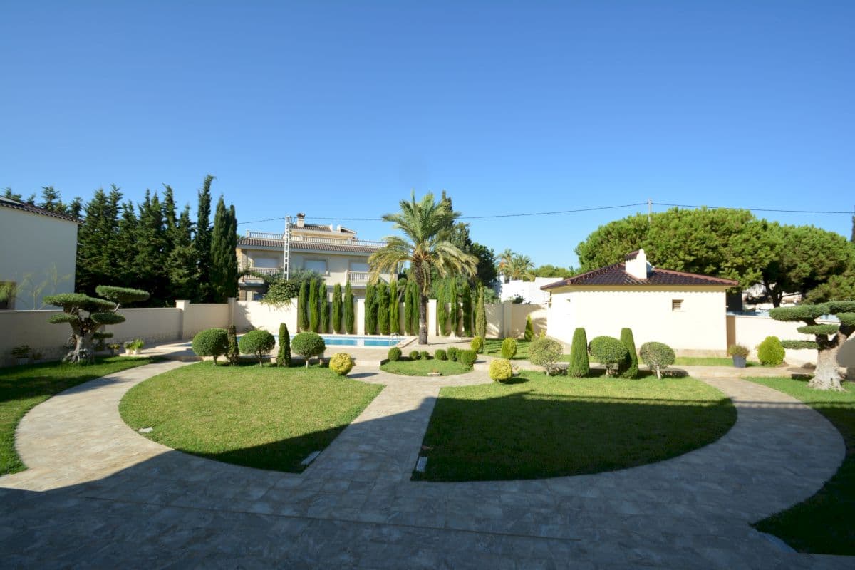 9 bed Detached Villa in Orihuela Costa - 20