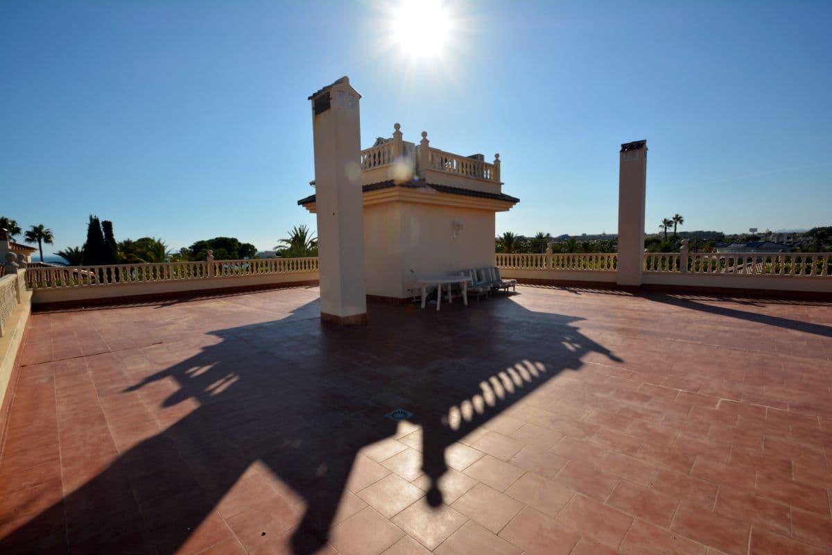9 bed Detached Villa in Orihuela Costa - 25