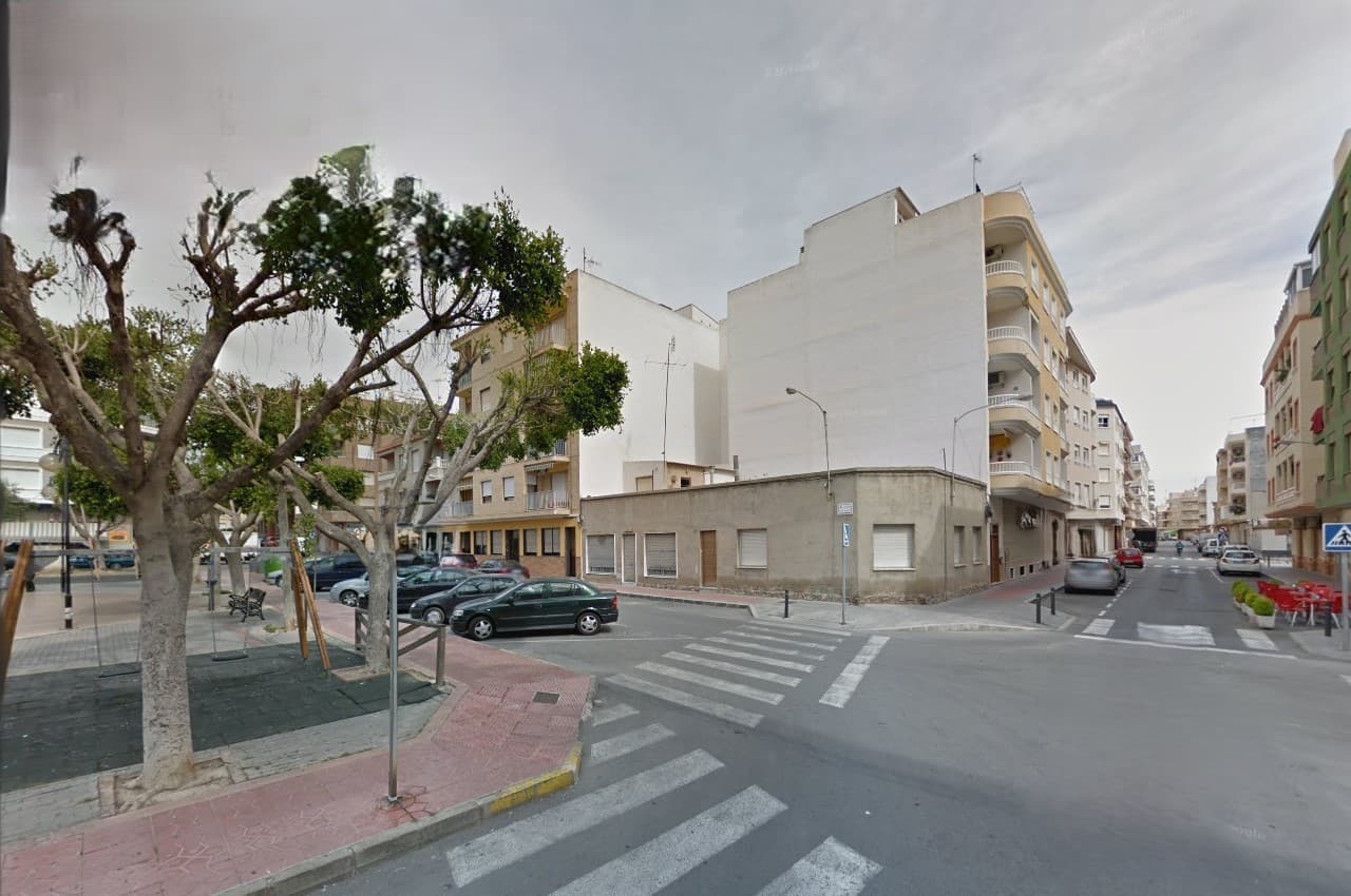 4 bed Townhouse in Guardamar del Segura - 2