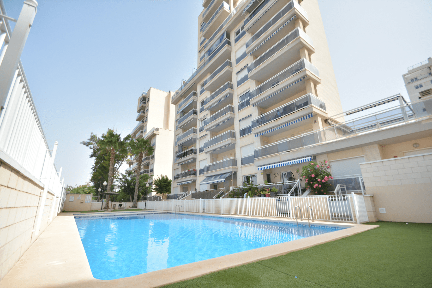 Apartamento Planta Media de 2 dormitorios en Guardamar del Segura - 1