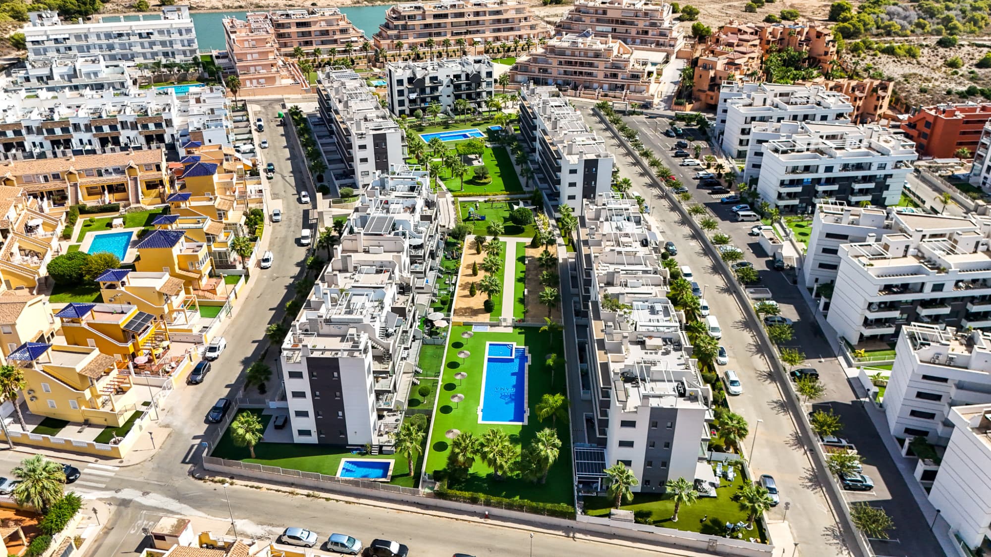 Apartamento Planta Media de 2 dormitorios en Orihuela Costa - 30