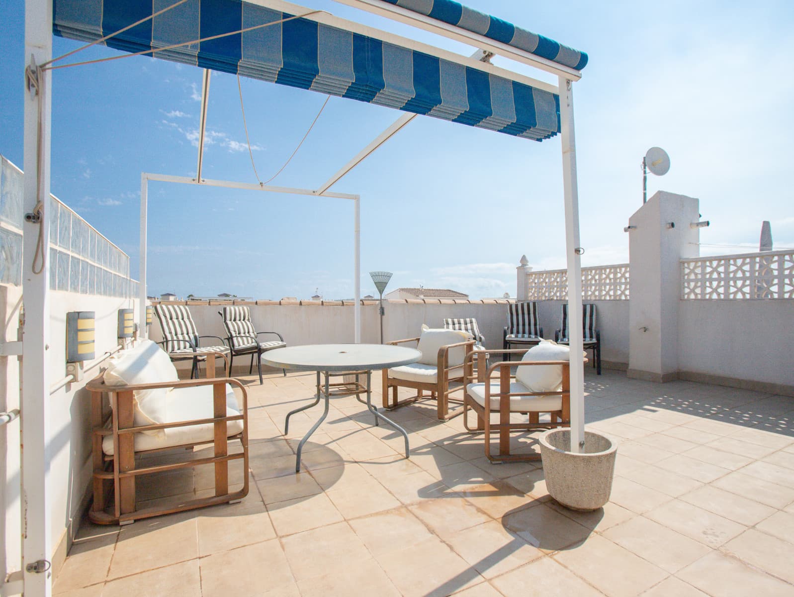 Apartamento Planta Media de 3 dormitorios en Orihuela Costa - 1