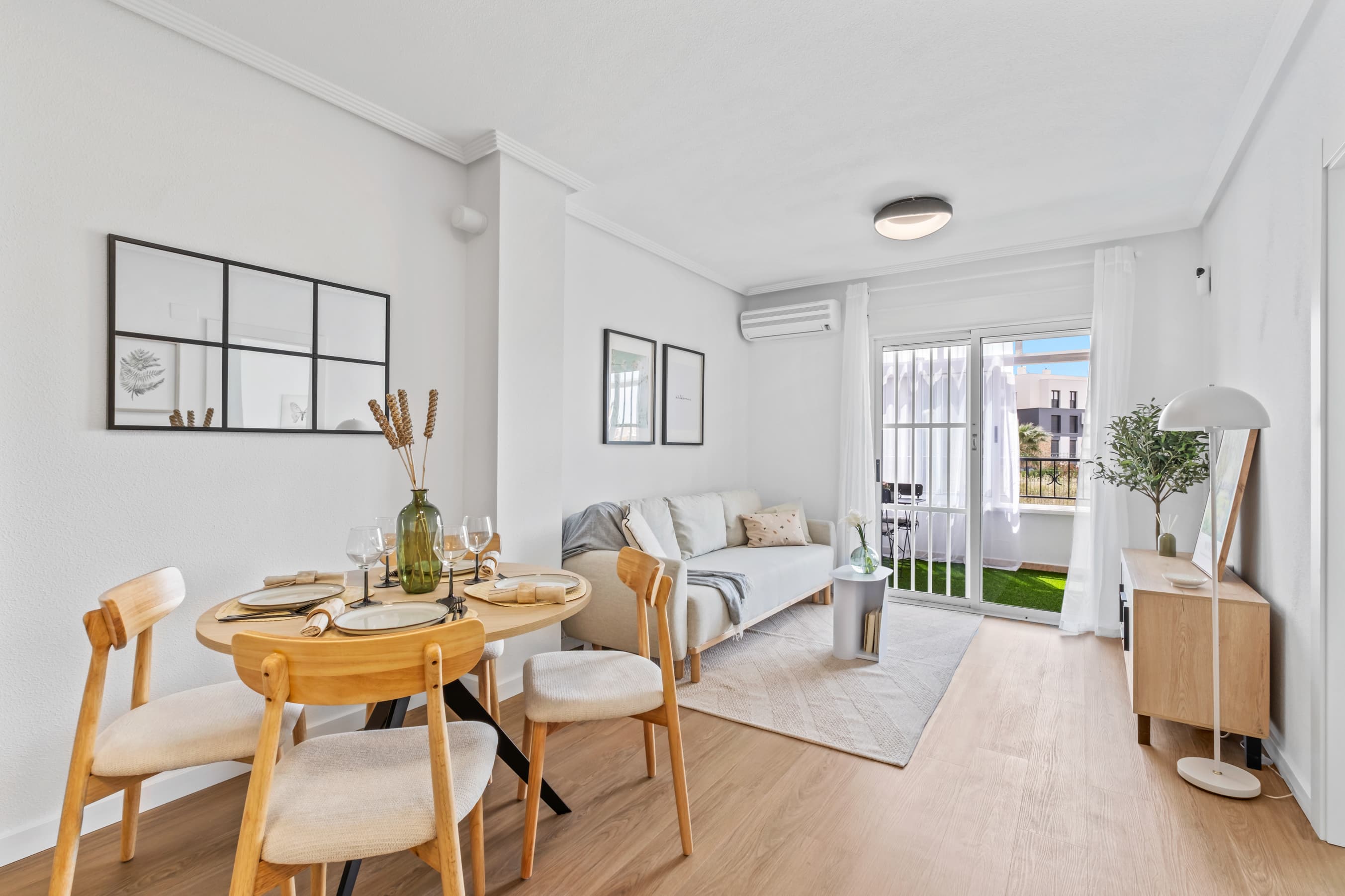 Tussenverdieping Appartement met 2 slaapkamers in Playa Flamenca - 11