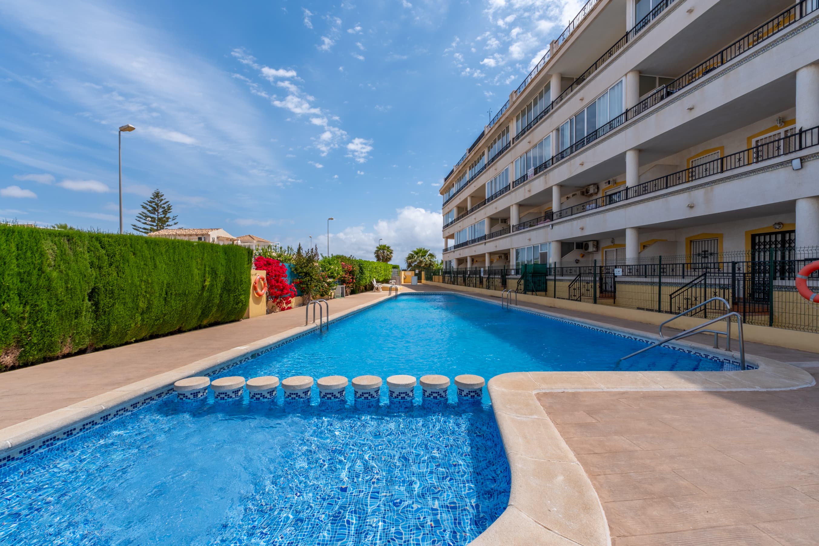 Tussenverdieping Appartement met 2 slaapkamers in Playa Flamenca - 28