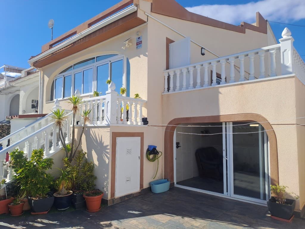 Vrijstaande Villa met 4 slaapkamers in Ciudad Quesada - 2