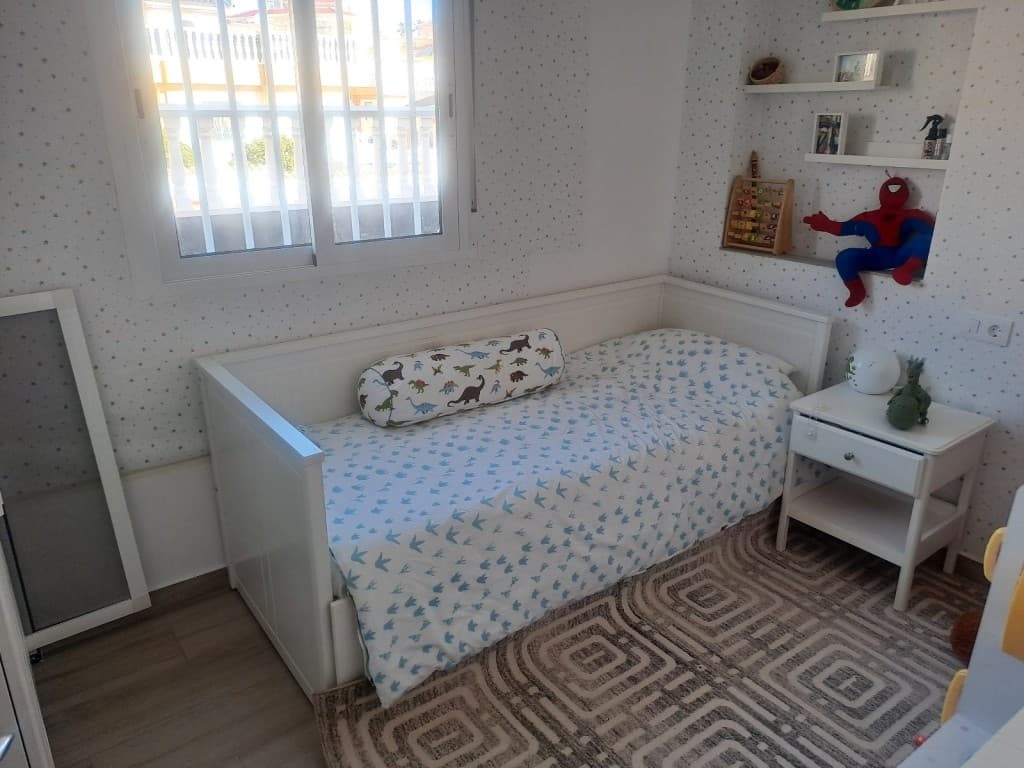 Vrijstaande Villa met 4 slaapkamers in Ciudad Quesada - 10