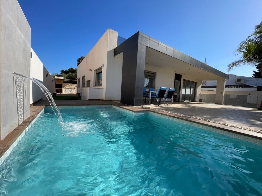 Villa - Chalet de 6 dormitorios en Mar de Cristal - 2