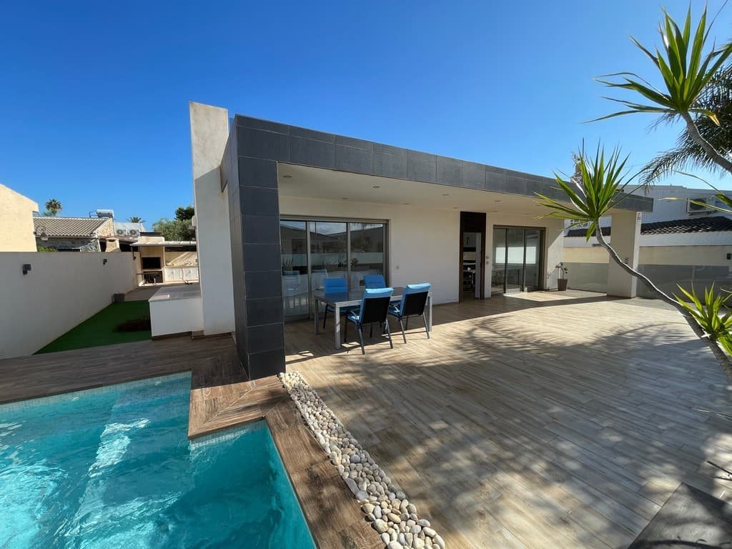 Villa - Chalet de 6 dormitorios en Mar de Cristal - 1